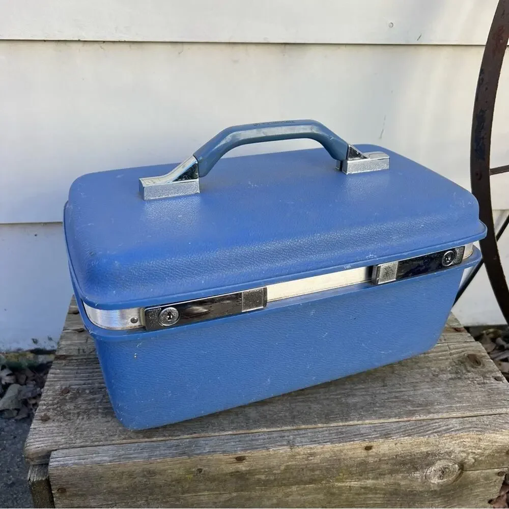 Vintage Mid Century Samsonite Blue Plastic Train Case Makeup Suitcase